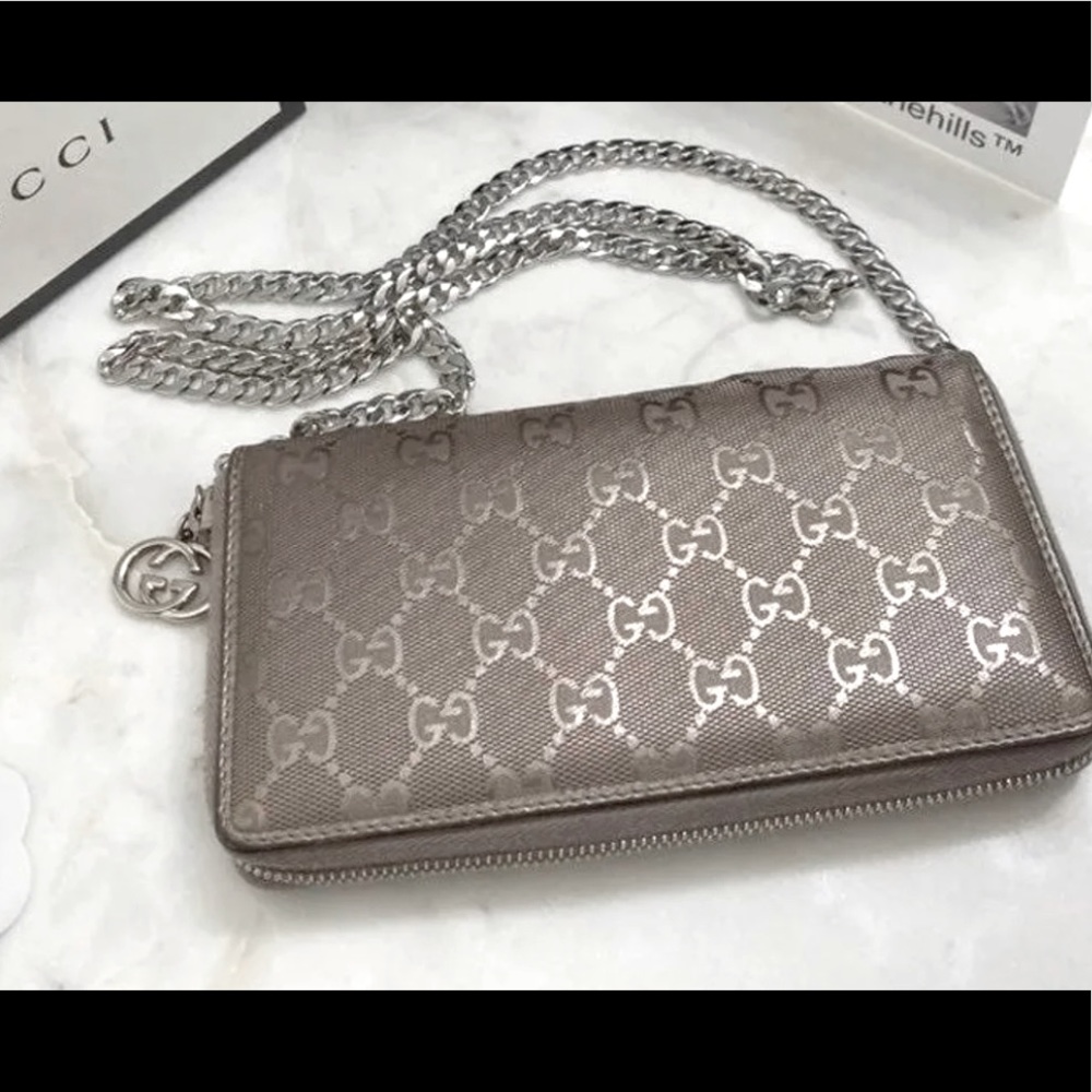 Gucci Continental wallet with chain
